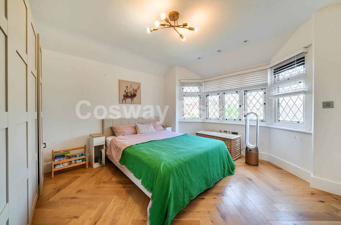 Featherstone Road, Mill Hill, NW7, London